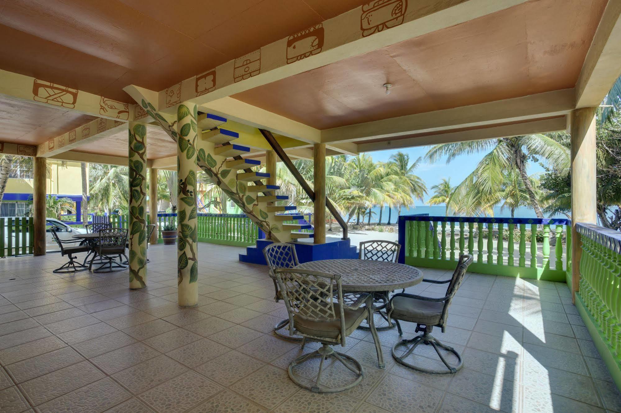 Hotel Coconut Row