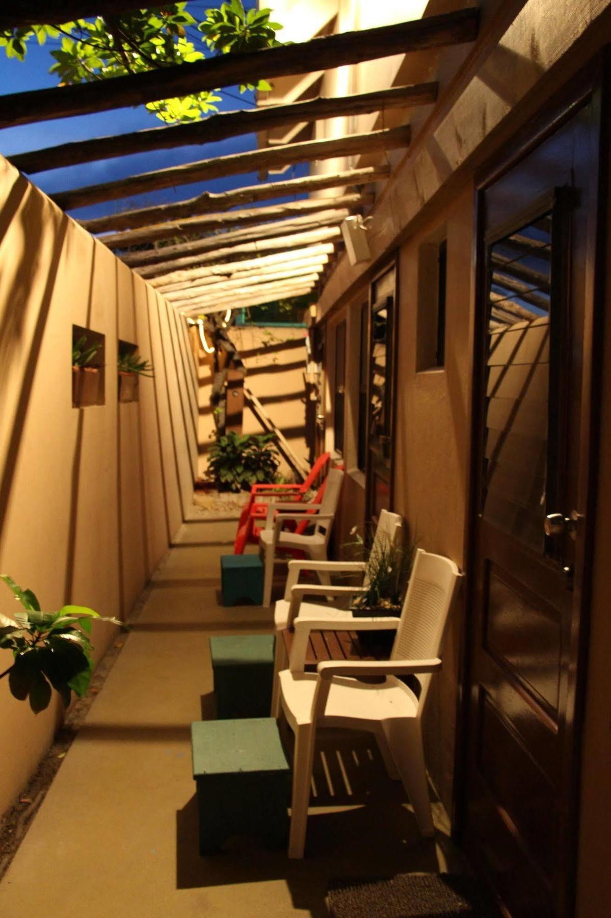 Changes In Latitudes Hotel 2*