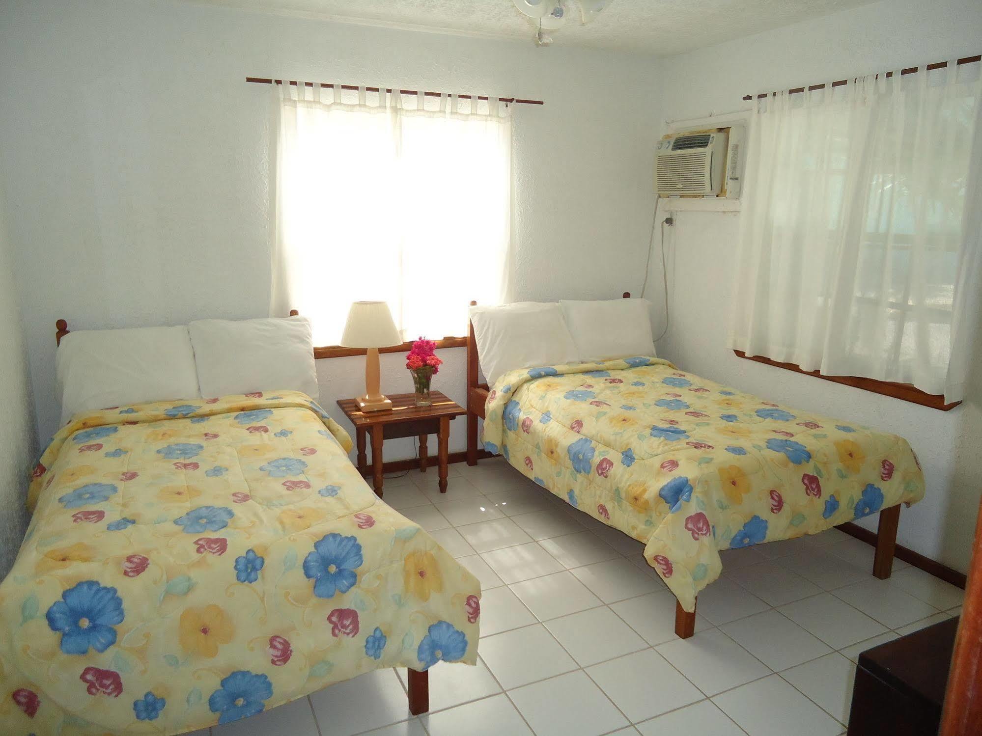 Exotic Caye San Pedro (Ambergris Caye)