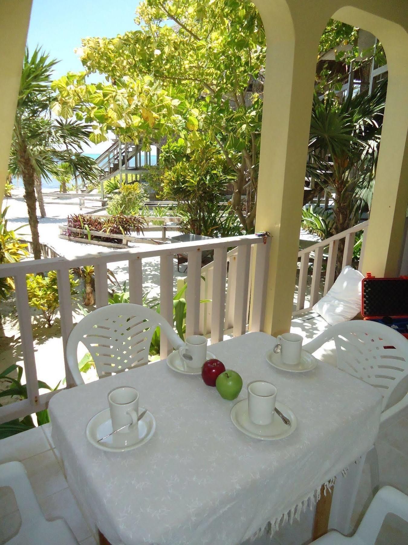 Resort Exotic Caye 3*