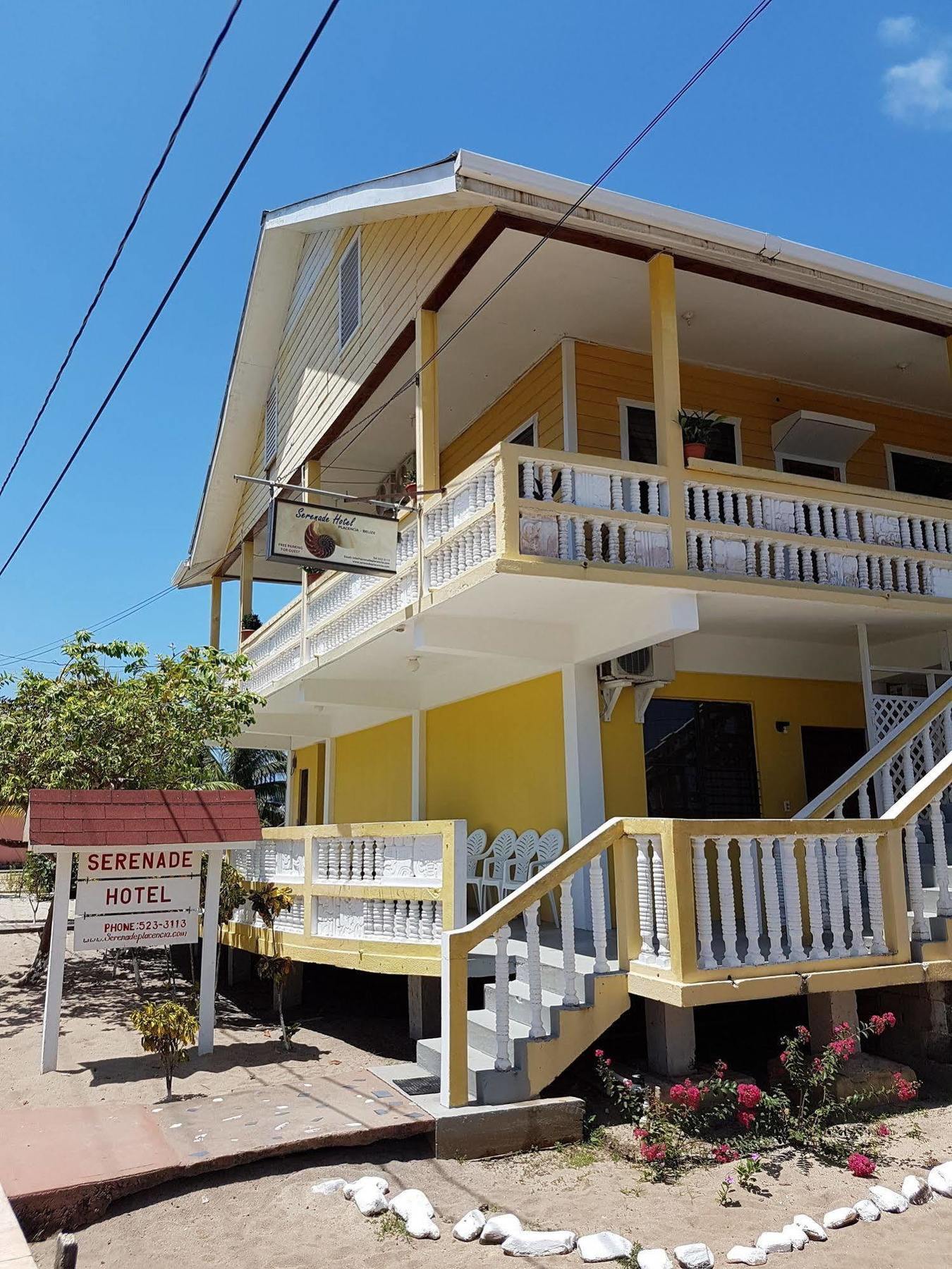 Serenade Placencia