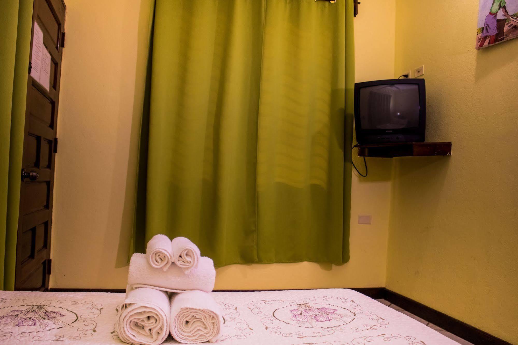 Hotel Serenade Placencia