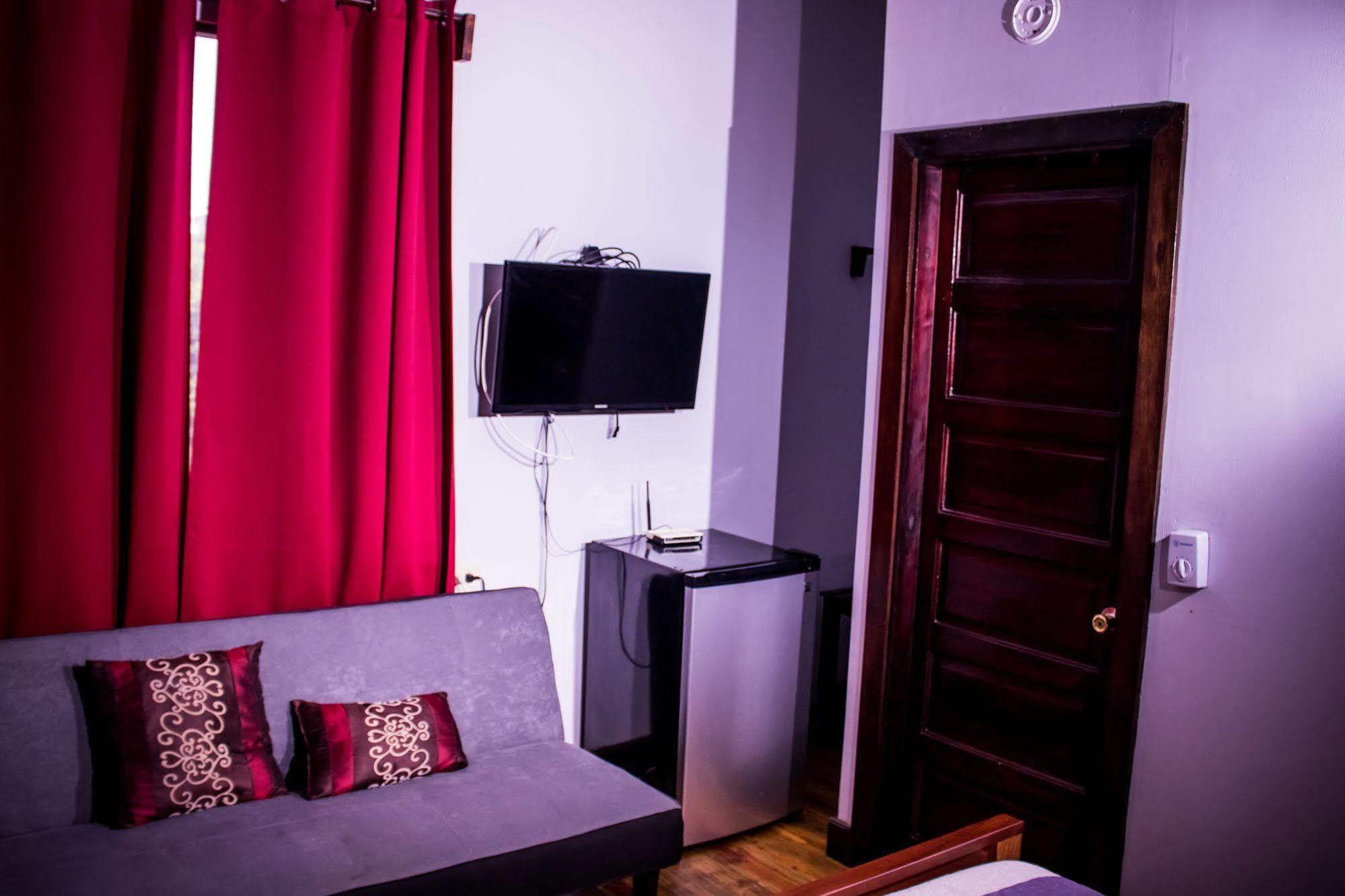 Serenade Hotel 3*
