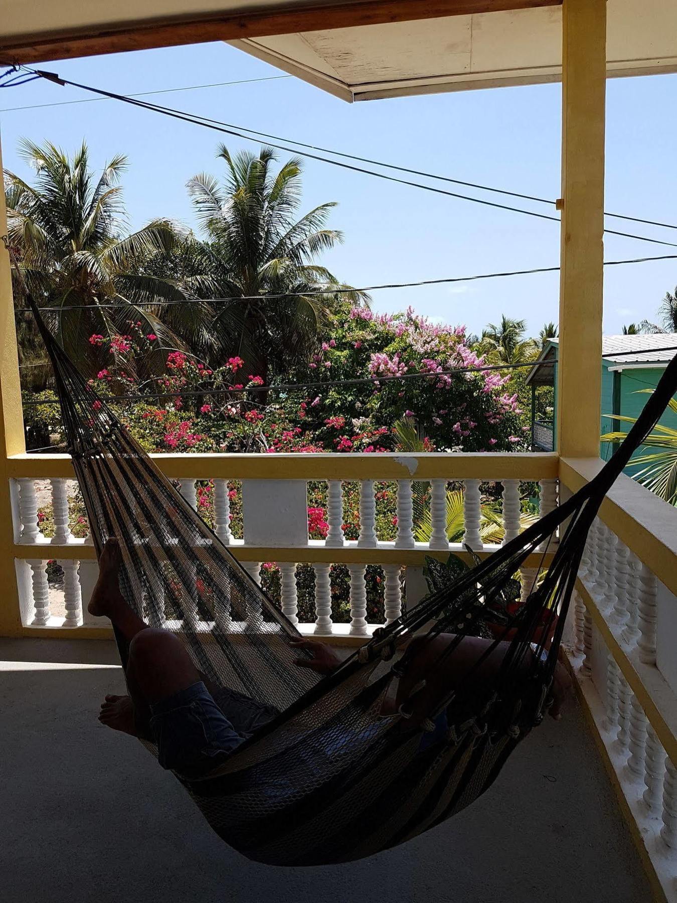 Serenade Hotel Placencia