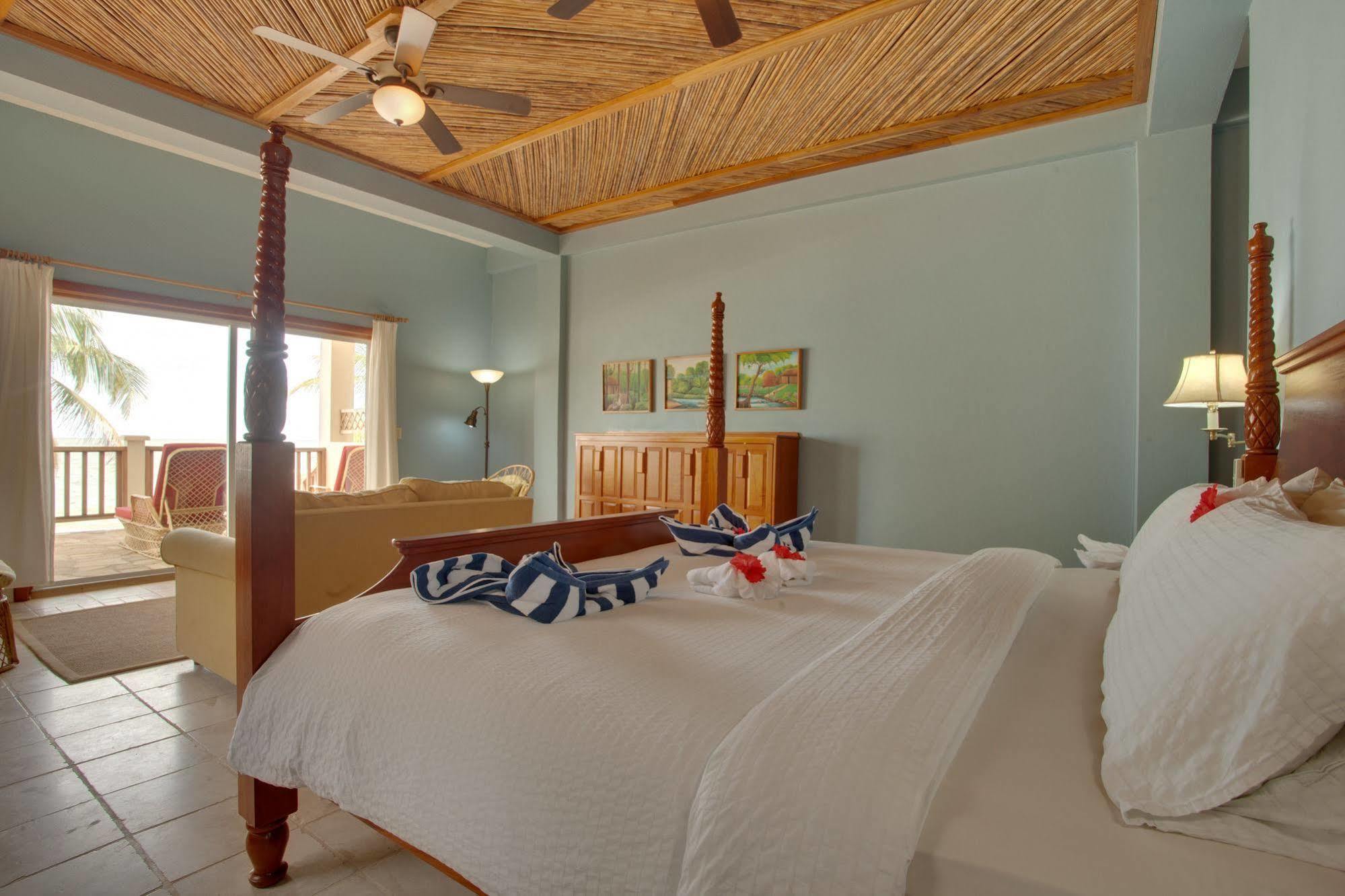 Resort Almond At Jaguar Reef 4*