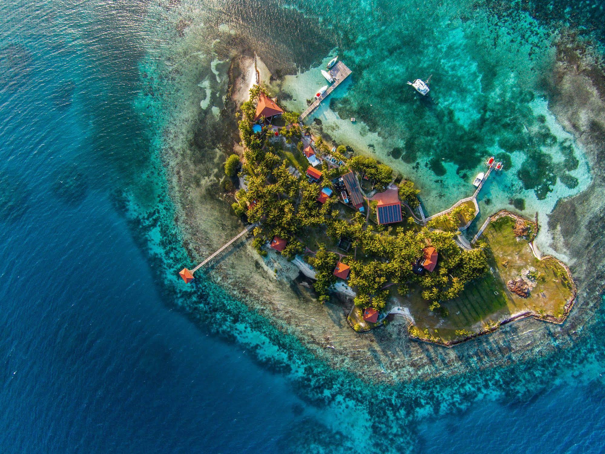 Hatchet Caye Island (adults Only) Resort