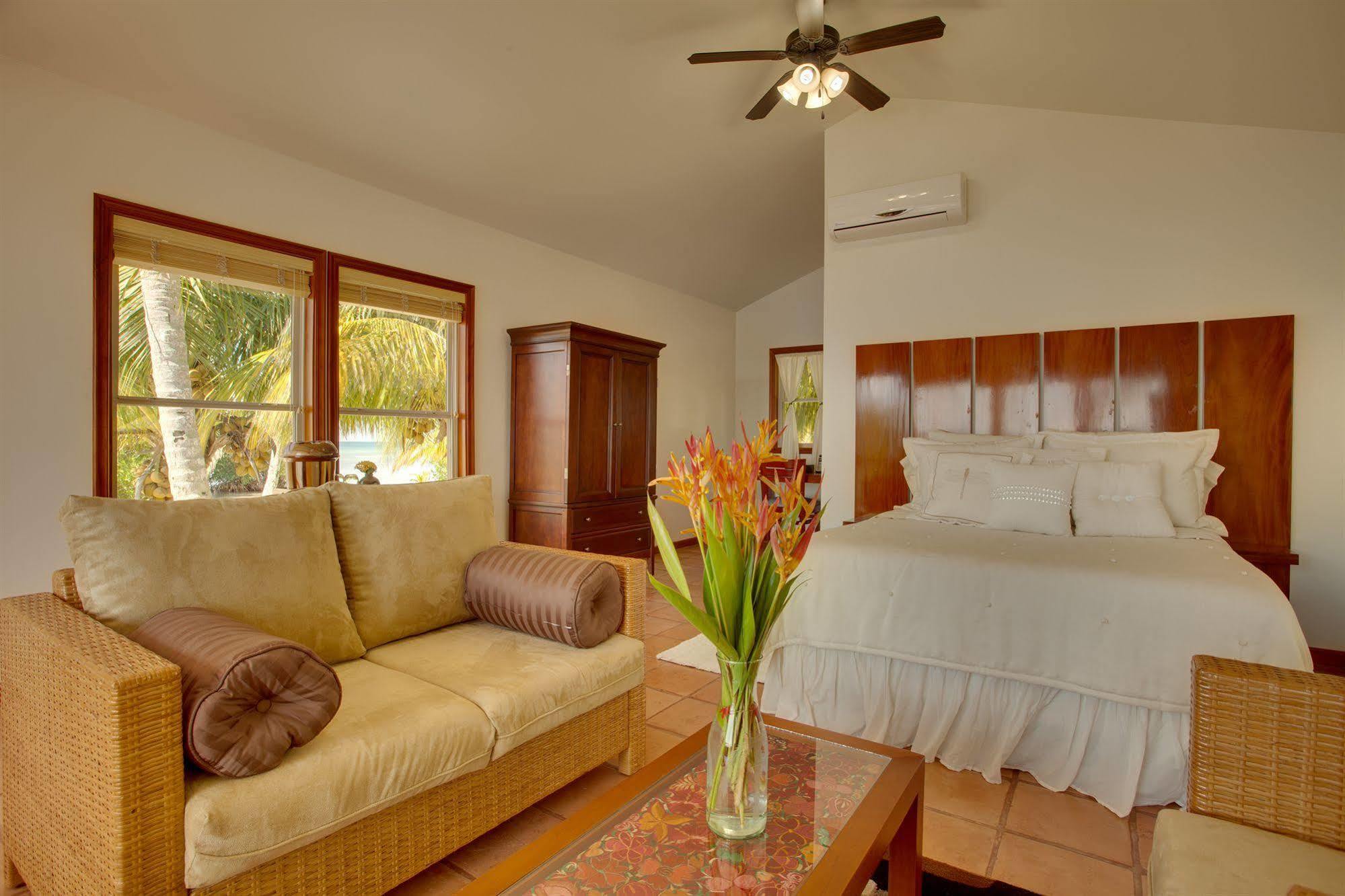 Resort Hatchet Caye Island (adults Only) 4*