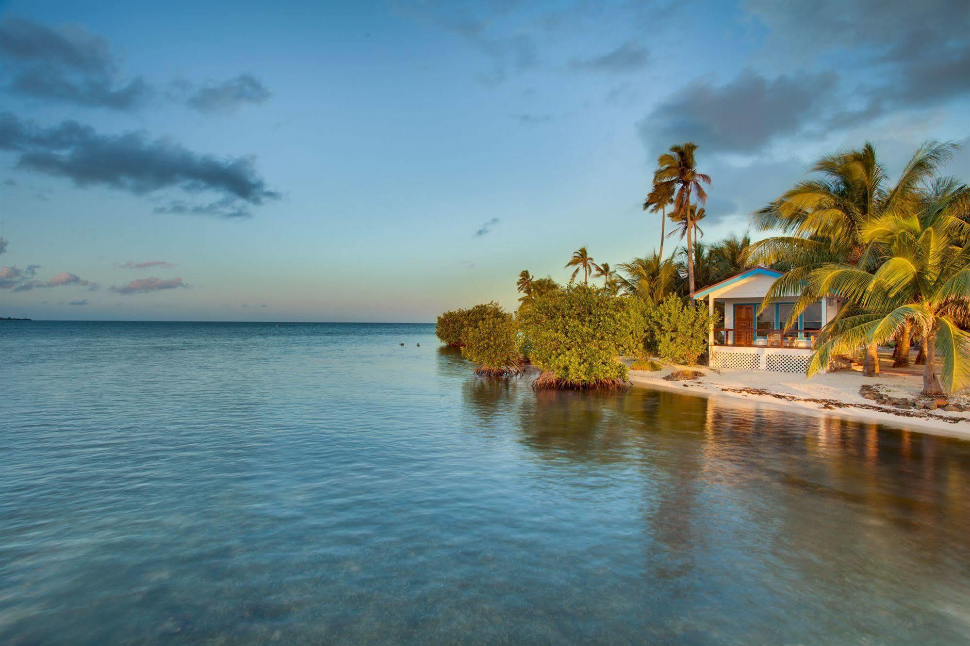Resort Hatchet Caye Island (adults Only) 4*