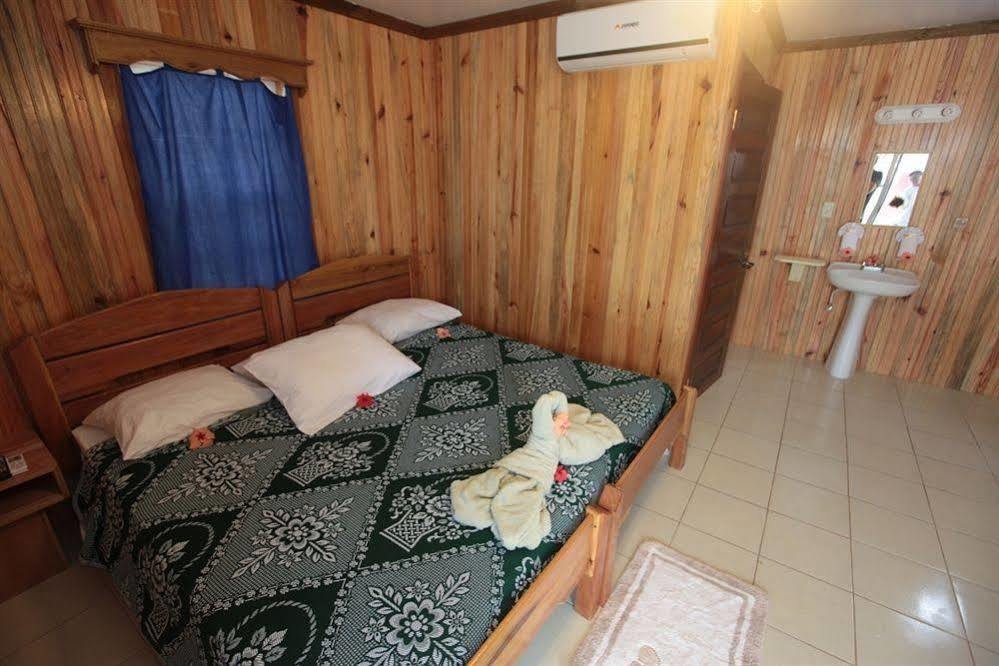 Hostel Pedro's & *