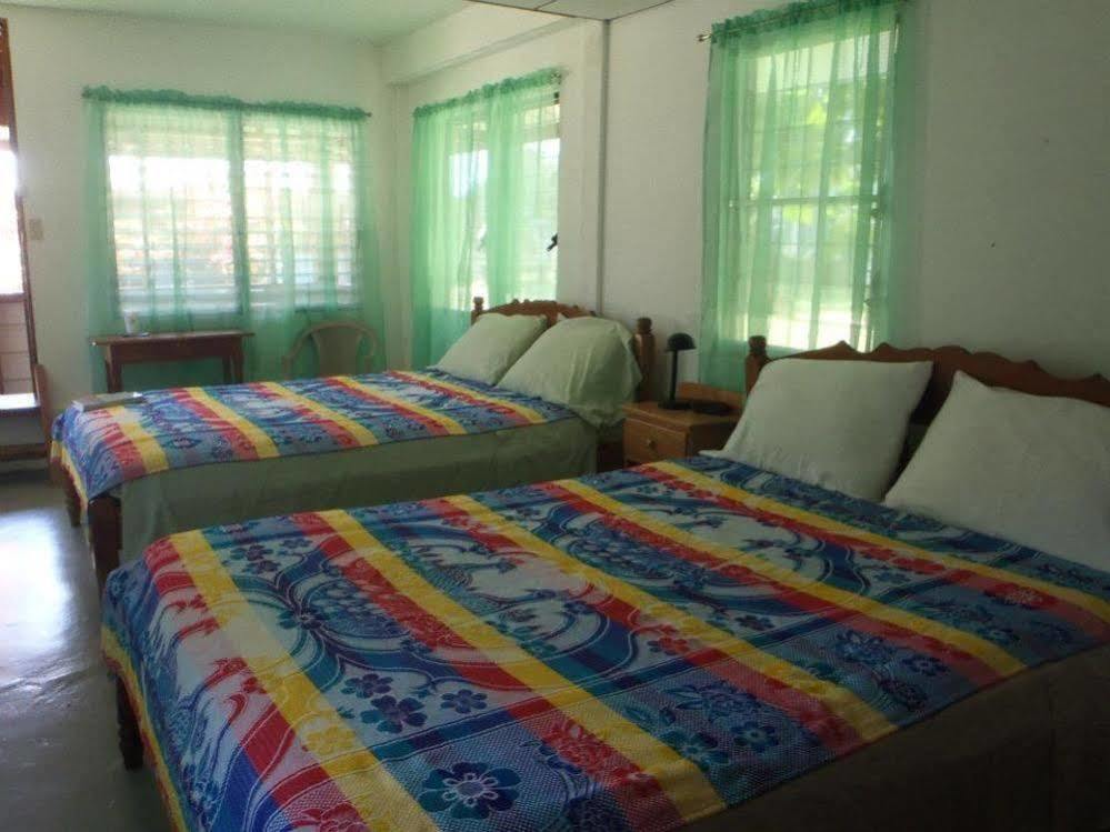 River House Hotel 2*