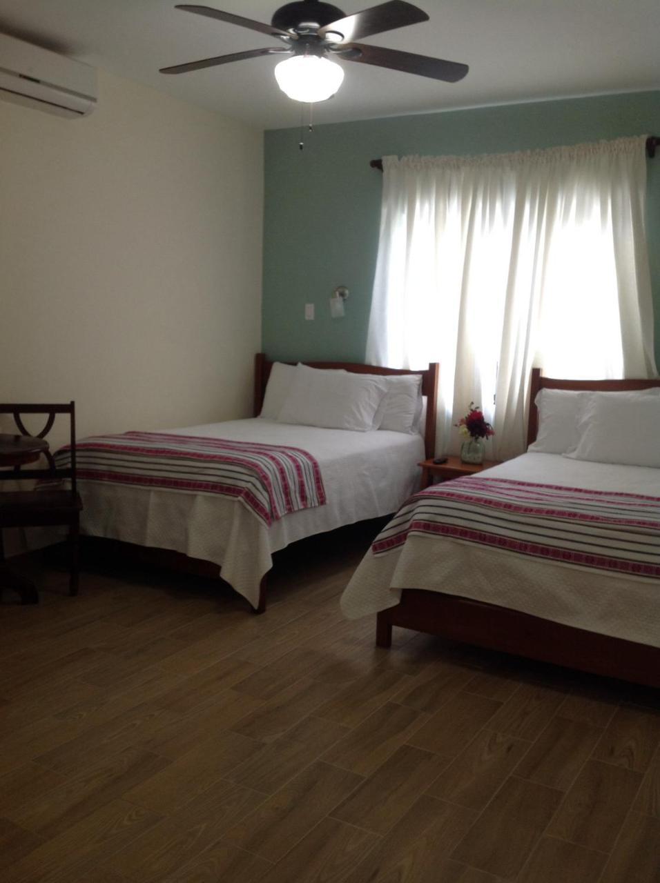 Jan's 4* Caye Caulker
