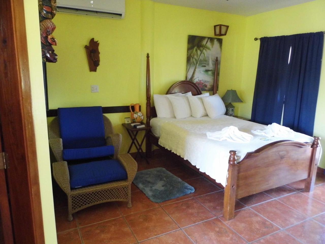 Alan's Paradise Hotel Placencia