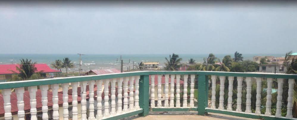 Chaleanor 4* Dangriga