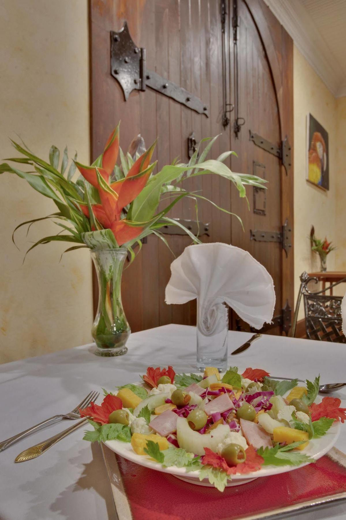 Mahogany Hall Luxury Boutique 5* San Ignacio