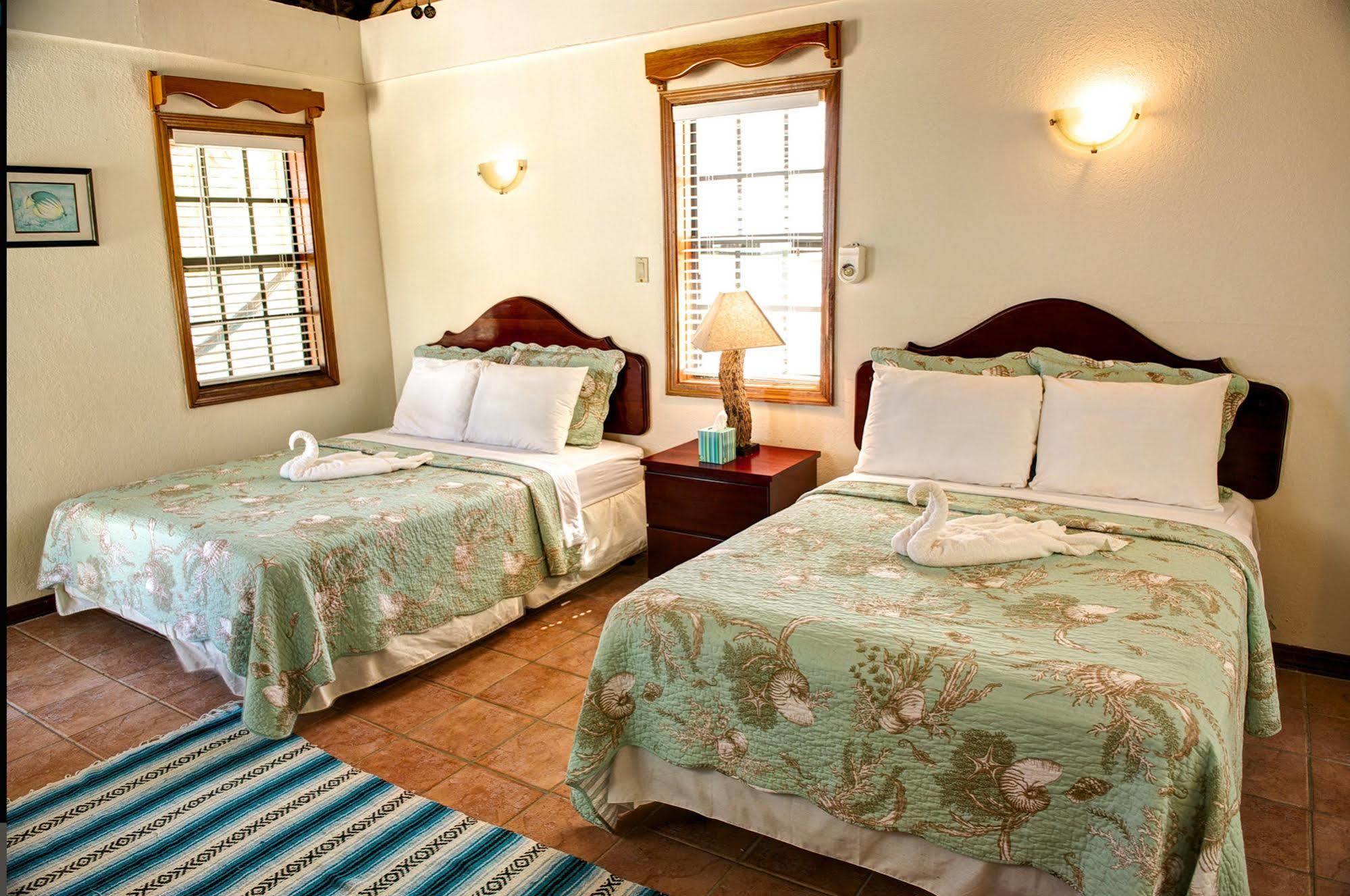 Resort Blackbird Caye Turneffe Atoll