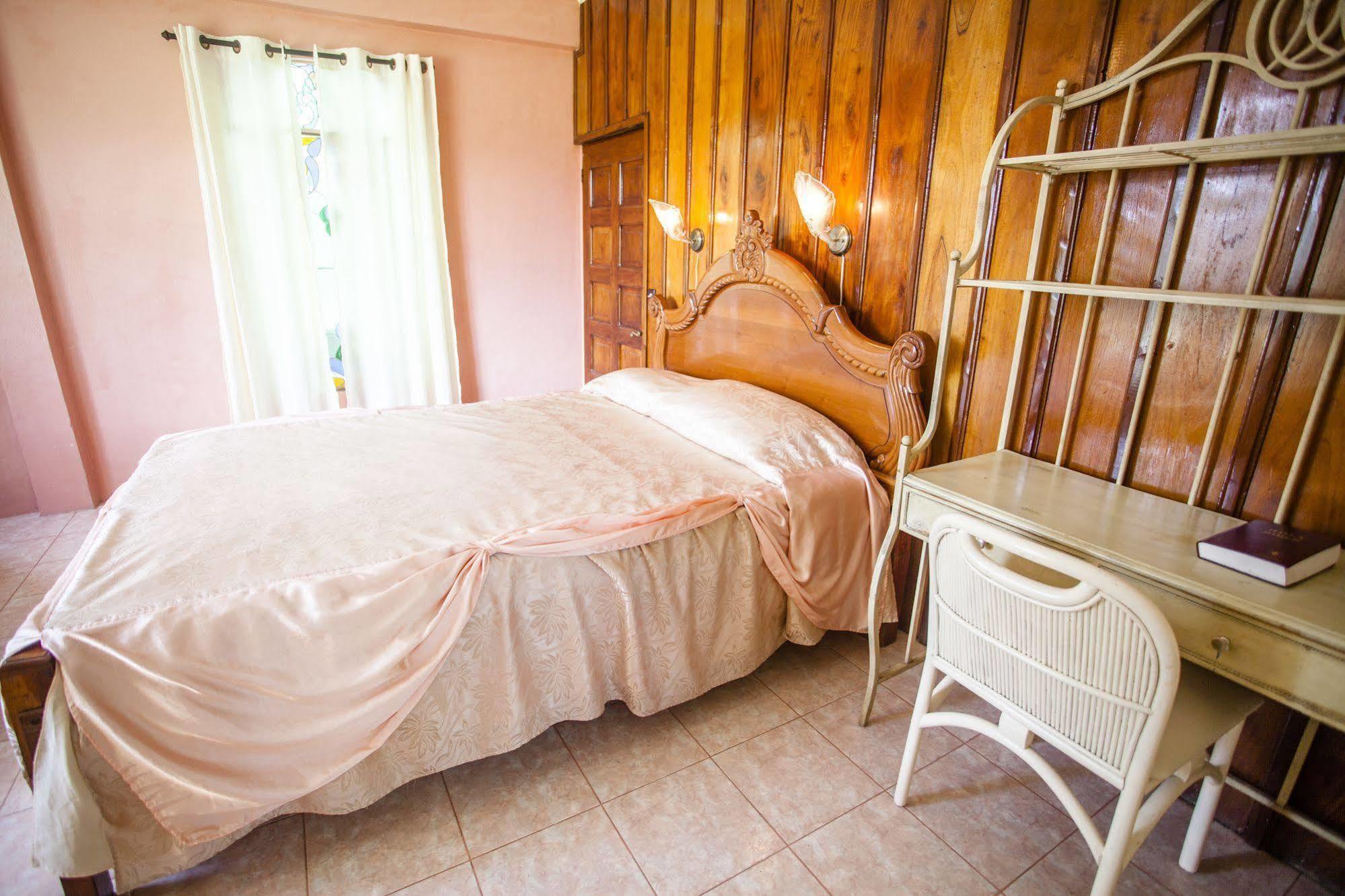 Lodge Banana Bank & Jungle Horseback Adventures *