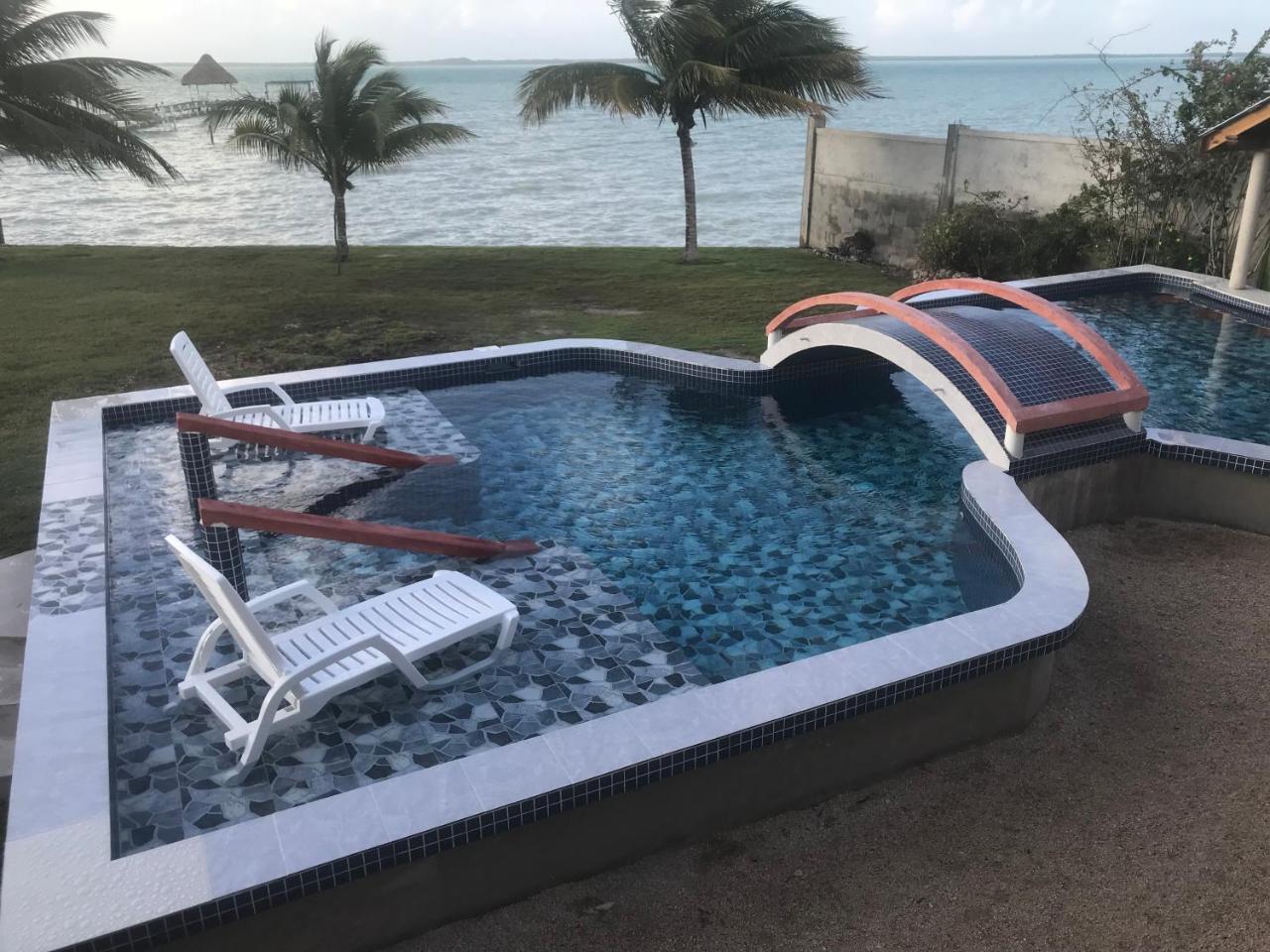 Tilt-ta-dock Belize