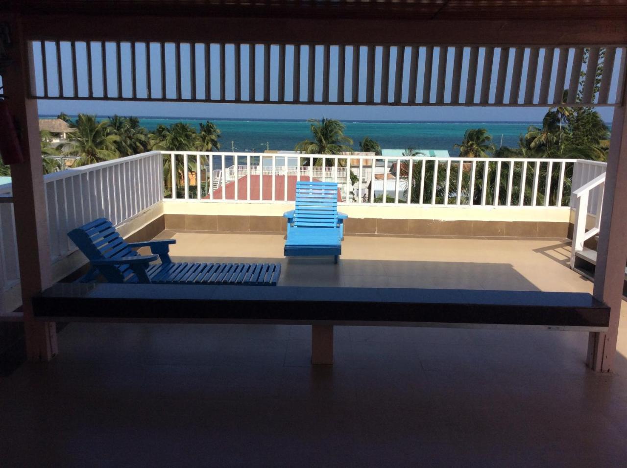 China Town Hotel Caye Caulker