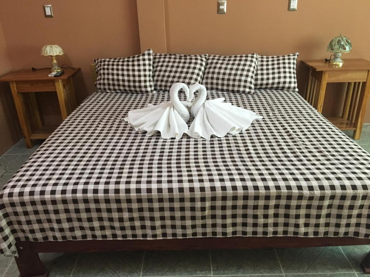 Sarteneja Inn 2*