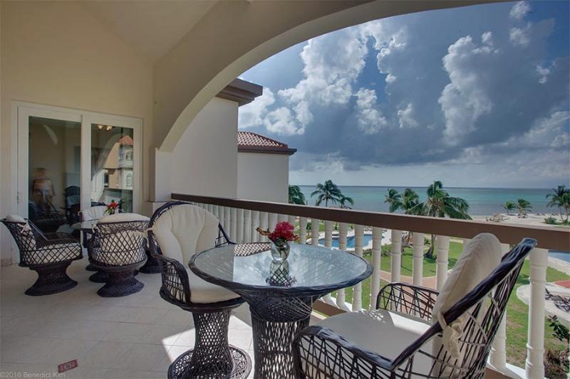 Grand Caribe Belize