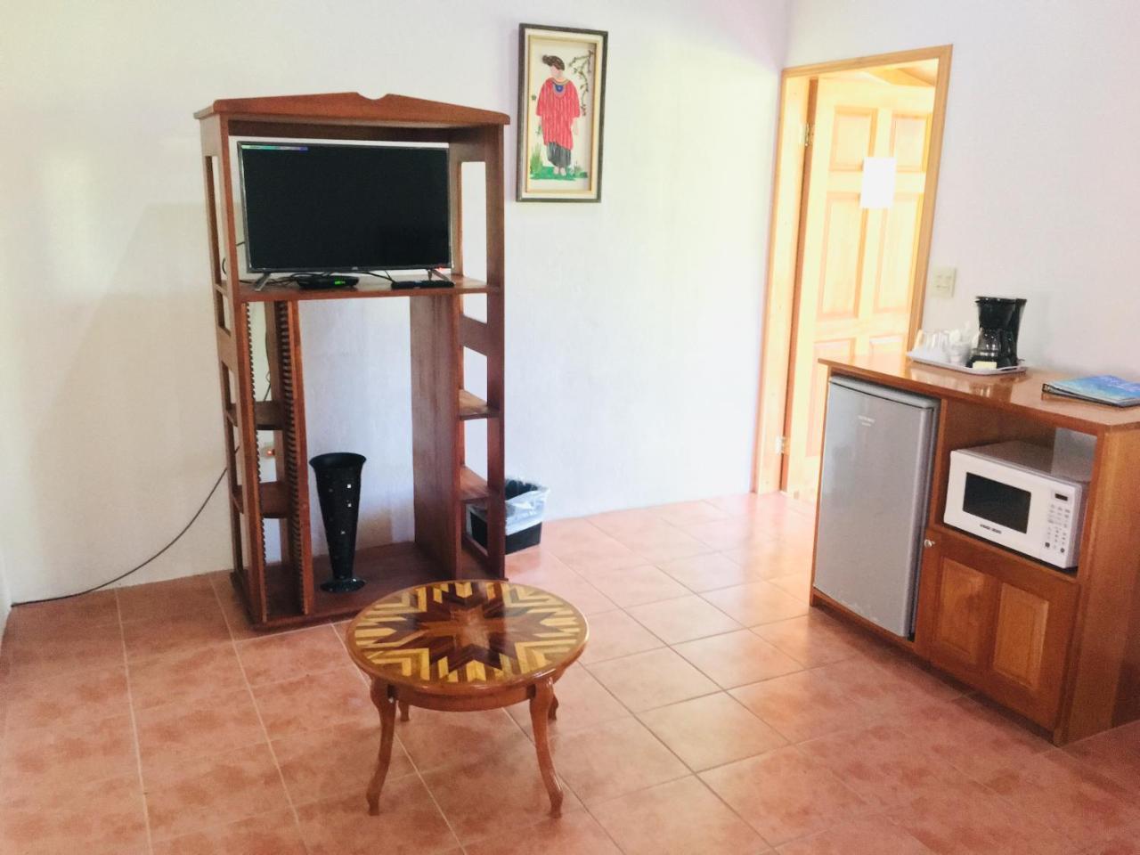 The Log Cab-inn San Ignacio