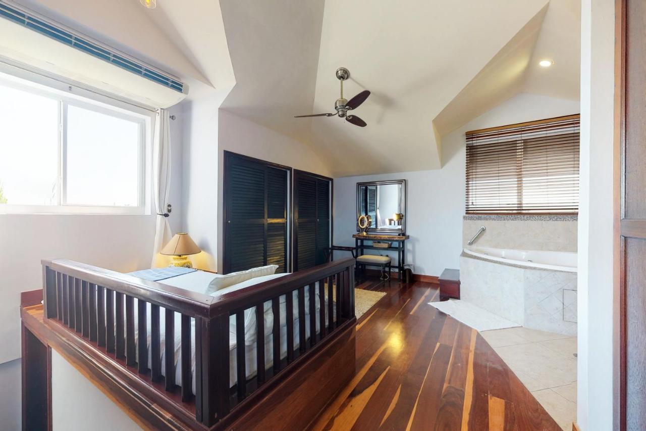 A Penthouse With A View Belize City