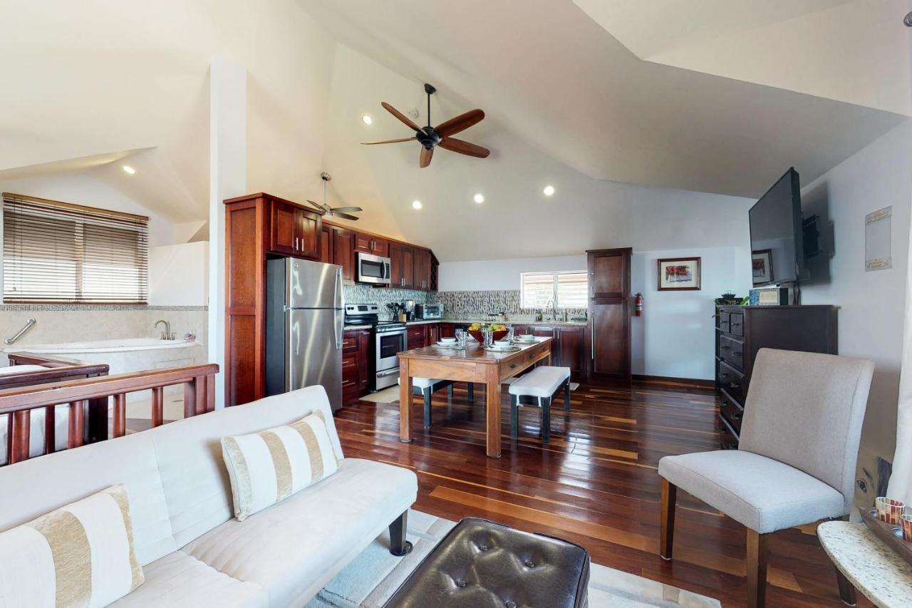 A Penthouse With A View * Belize City