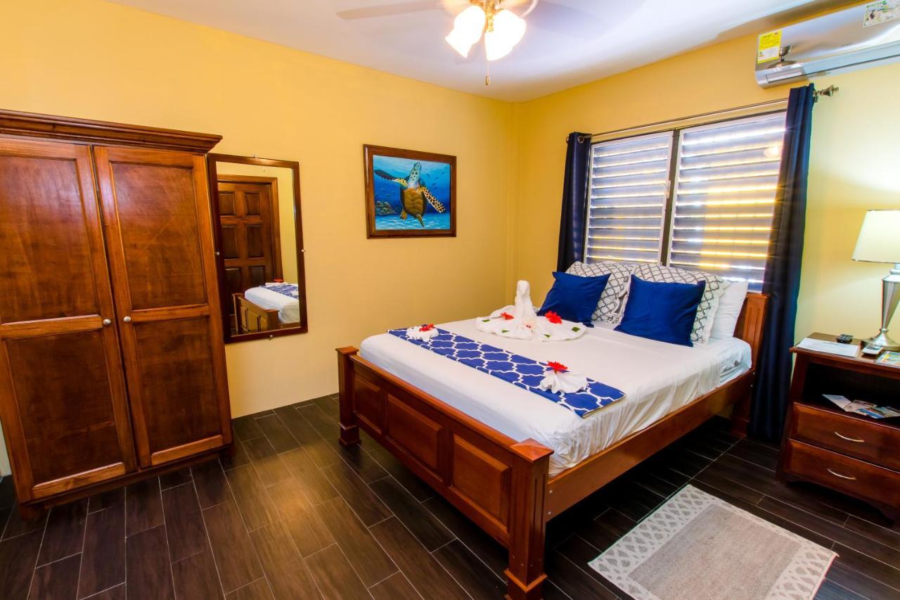 Apartment Khalkob's Estate Placencia