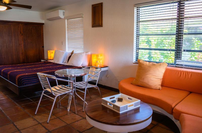 Isla Bonita Yacht Club Hotel