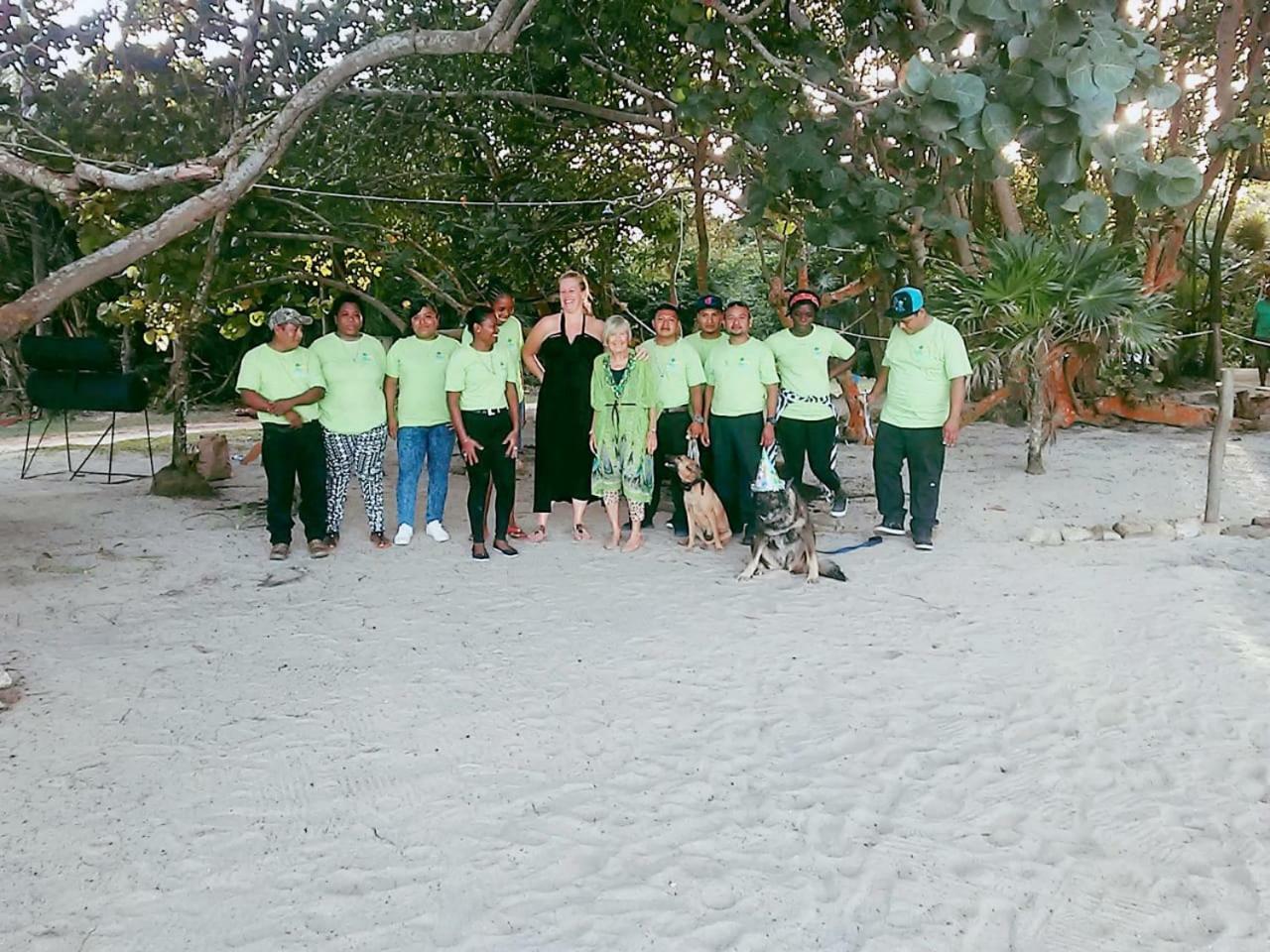Lodge Jungle Jeanie's By The Sea *