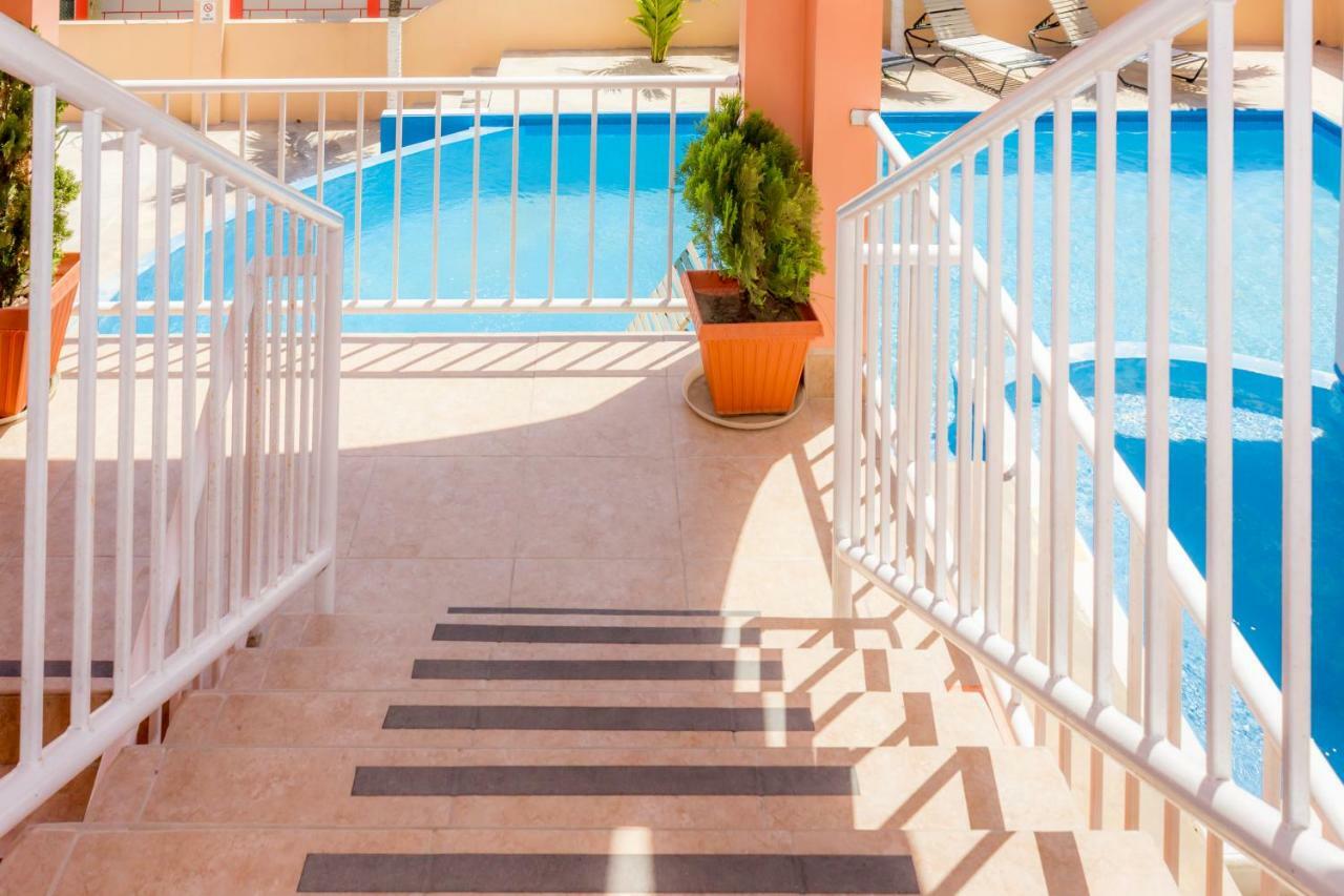 Rolson Hotel