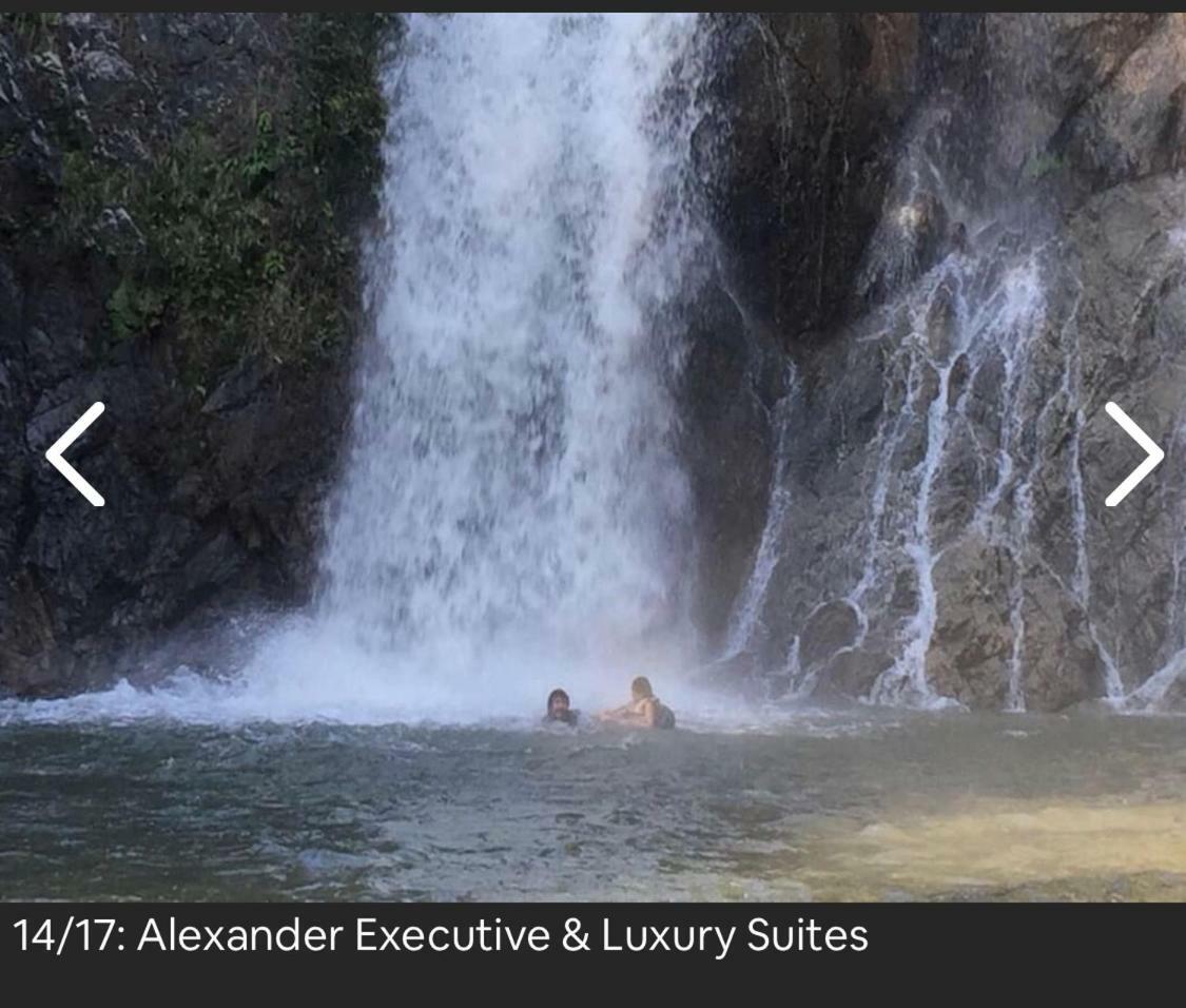 Chupaflor - Alexander Luxury & Executive * Belize City