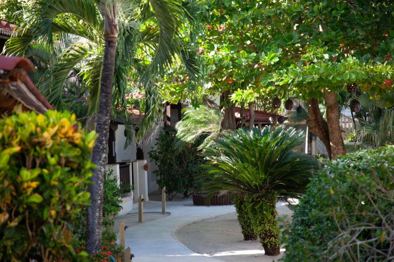 Resort Almond At Jaguar Reef Hopkins