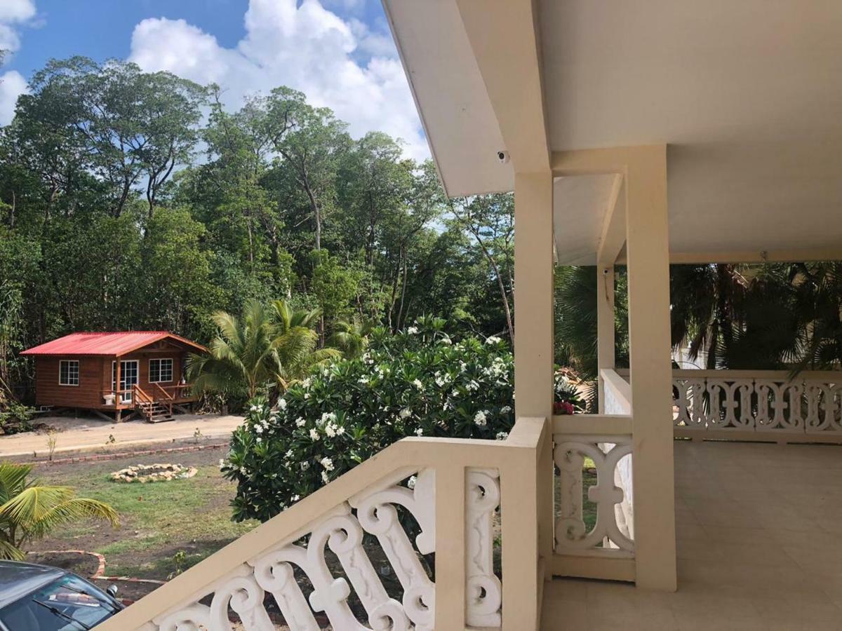 Seaside Chateau Hotel Belize City