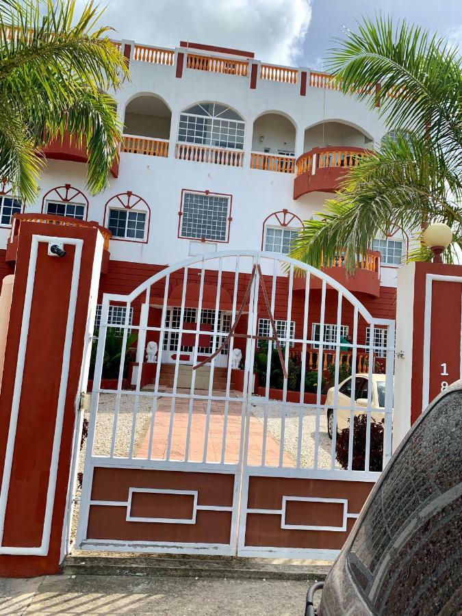 Apartment Chupaflor - Alexander Luxury & Executive Belize City