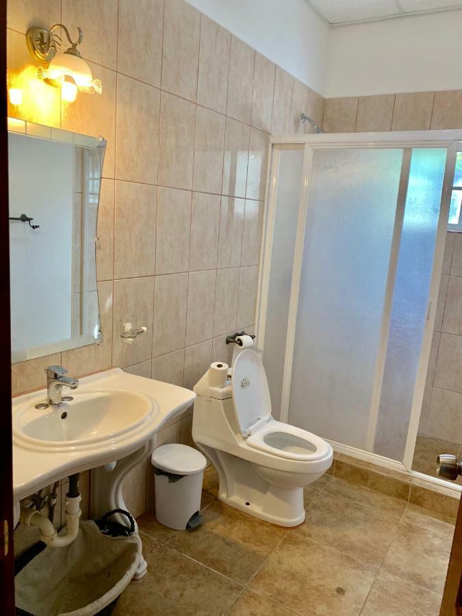 Chupaflor - Alexander Luxury & Executive Apartment