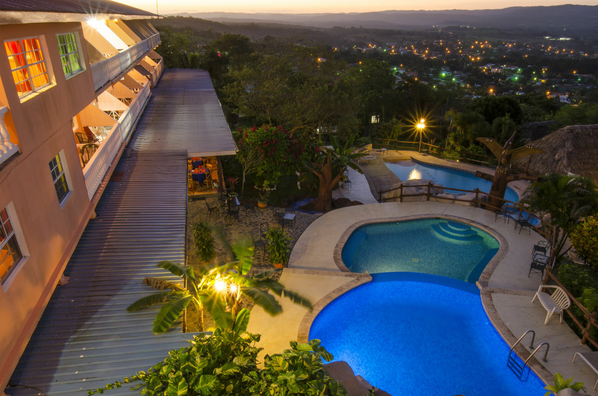 Cahal Pech Village 3*