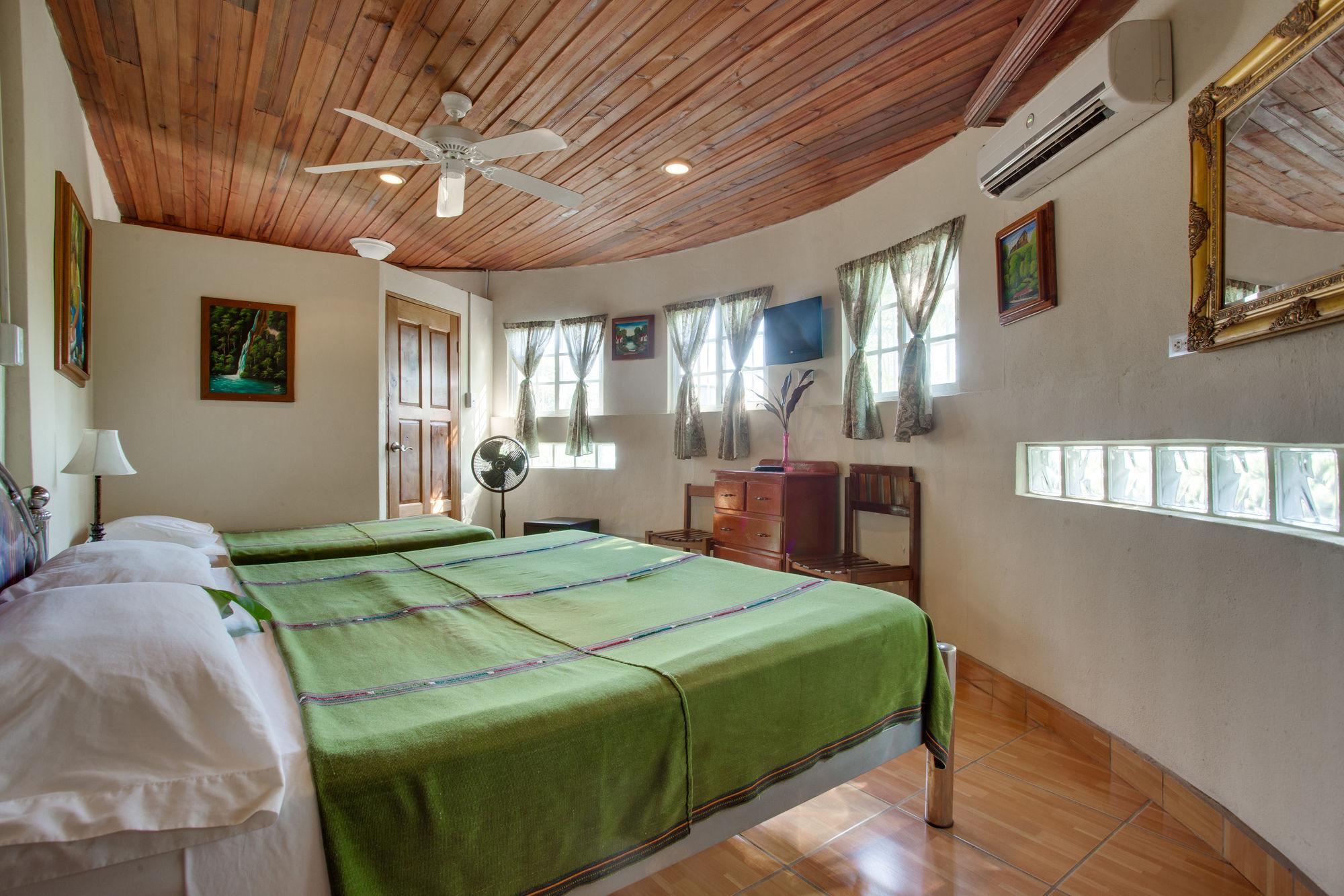 Midas Belize Holiday home Trapiche