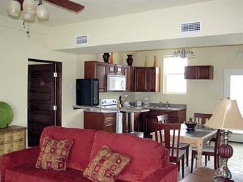 Reef Village 3* San Pedro (Ambergris Caye)