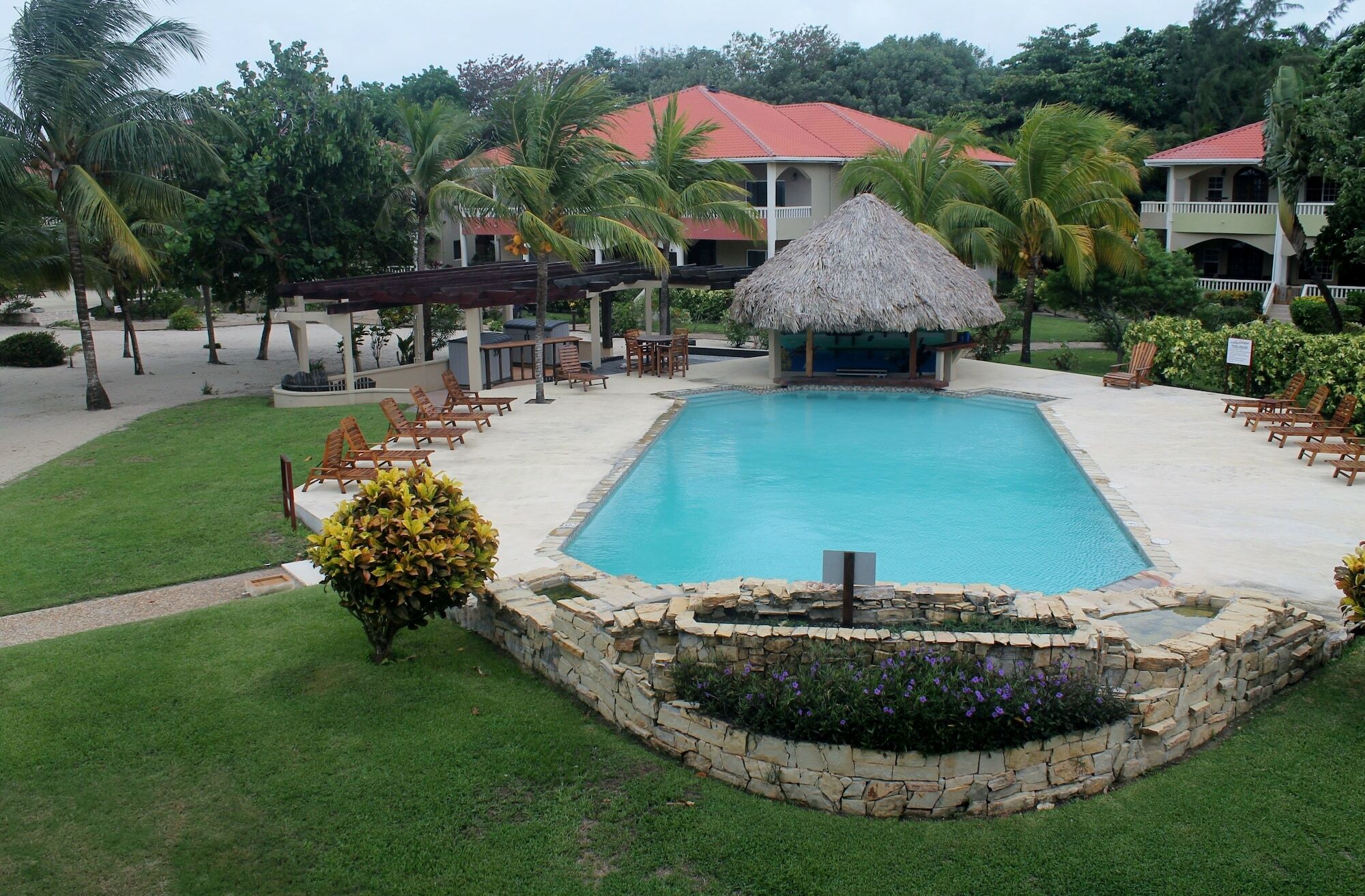 Porticos Villa Placencia