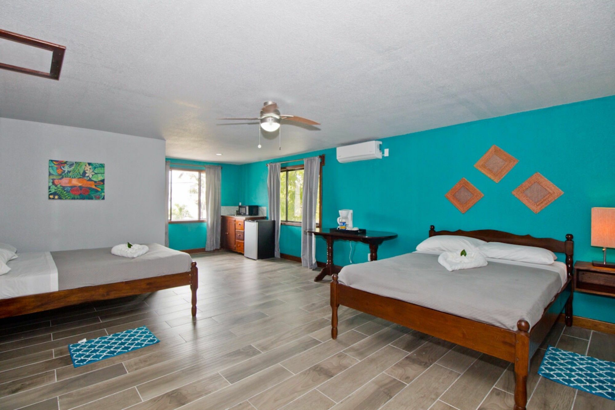 Hostel Sandbar Beachfront & Restaurant *