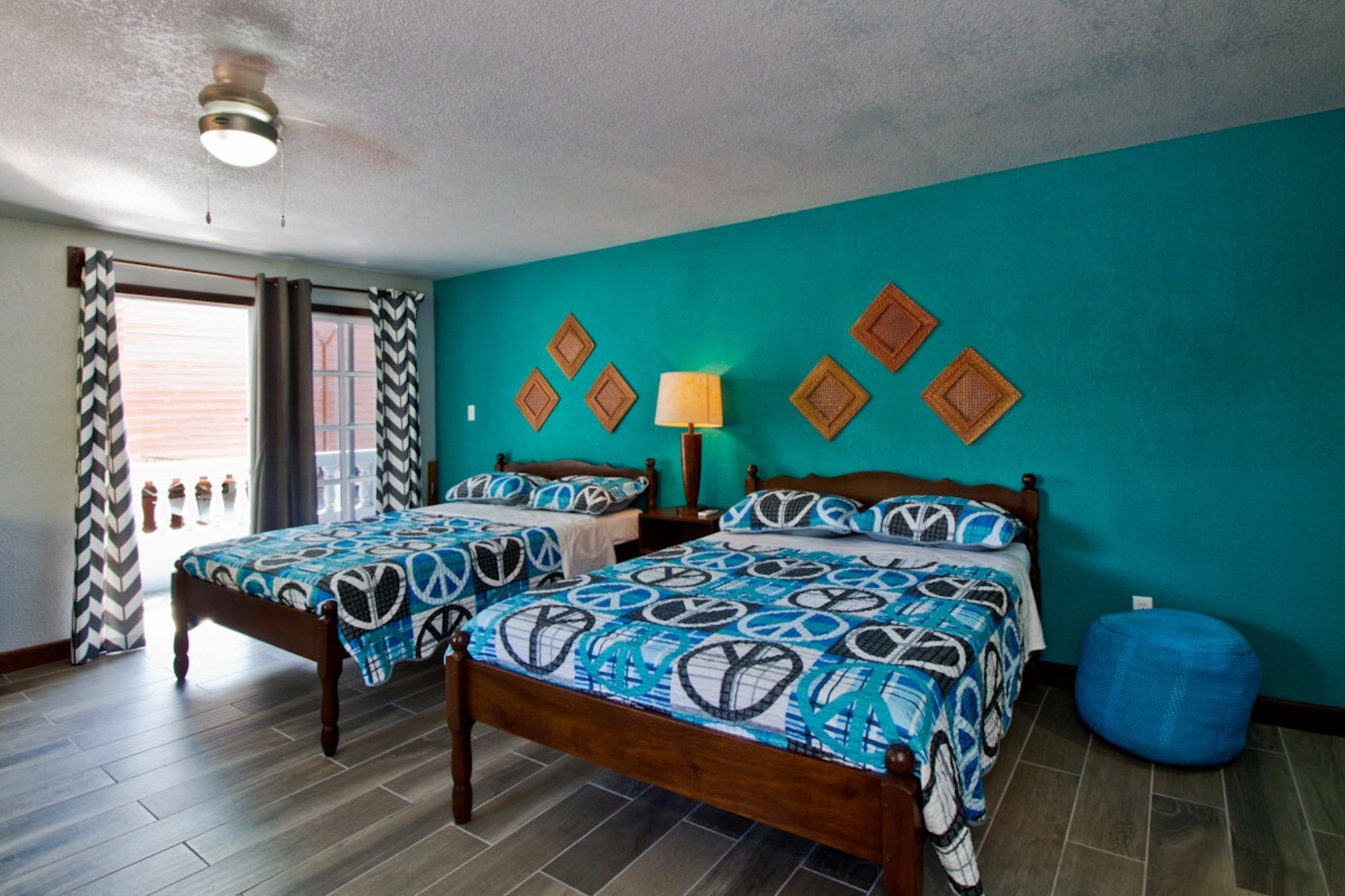 Hostel Sandbar Beachfront & Restaurant San Pedro (Ambergris Caye)