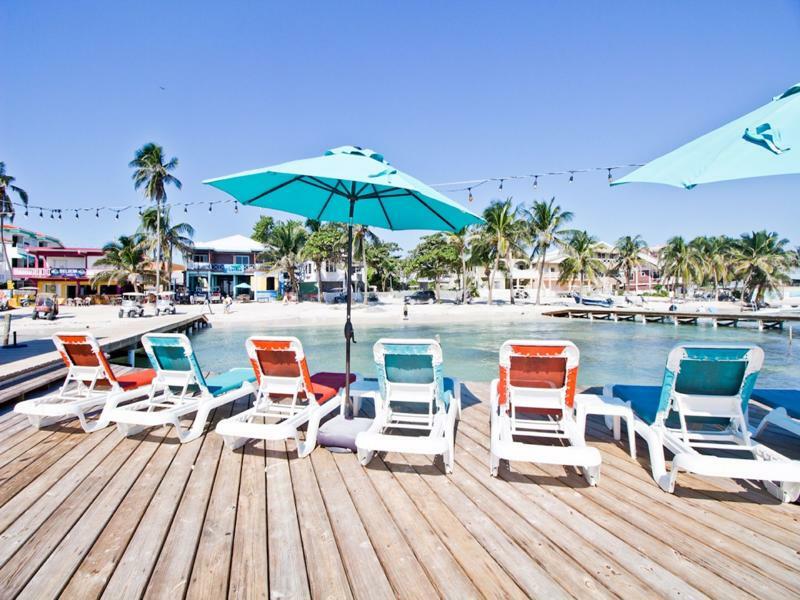 Hostel Sandbar Beachfront & Restaurant San Pedro (Ambergris Caye)