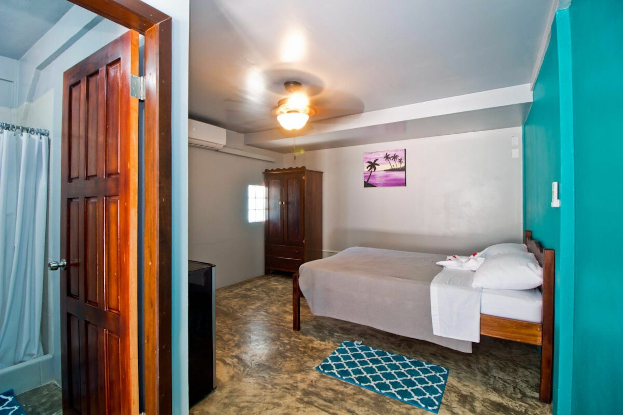 Hostel Sandbar Beachfront & Restaurant *