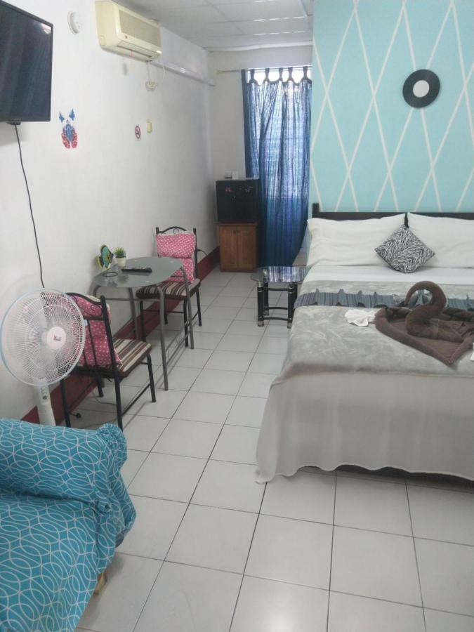 The Red Hut Belize City