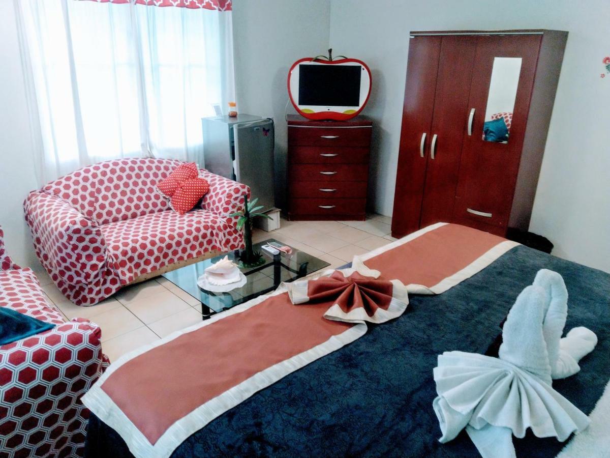 Hotel The Red Hut
