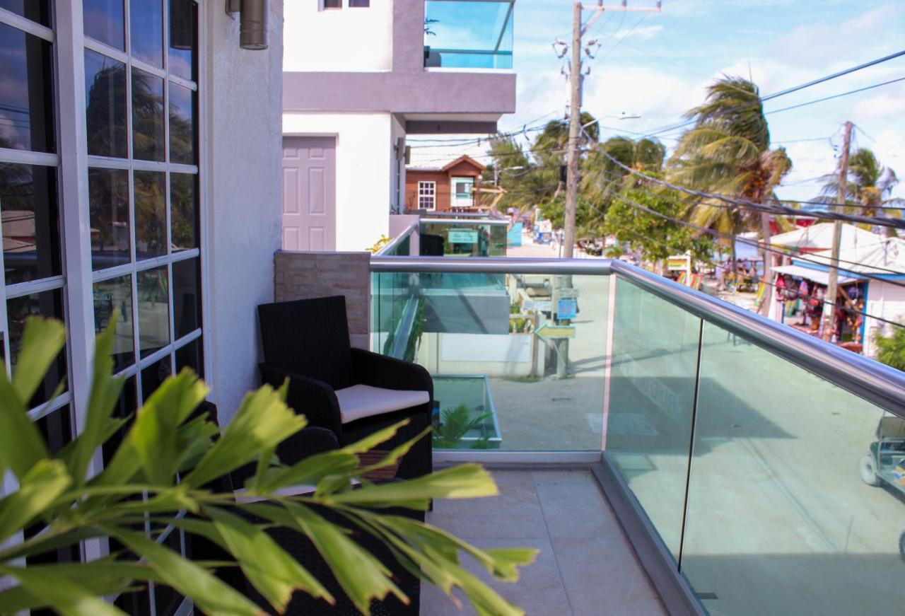 Barefoot Hotel 3*
