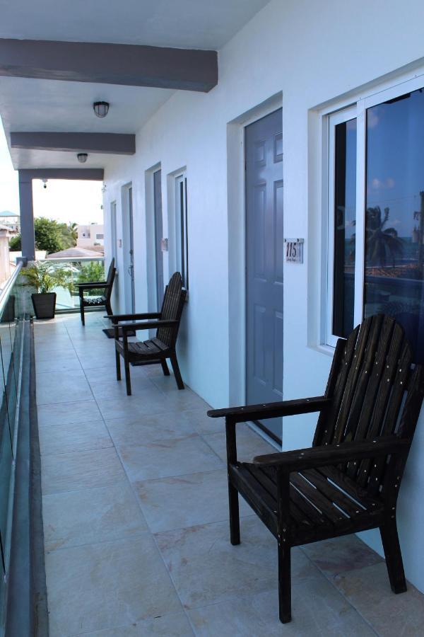 Hotel Barefoot 3*