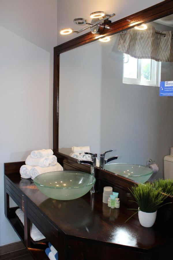 Hotel Barefoot Caye Caulker