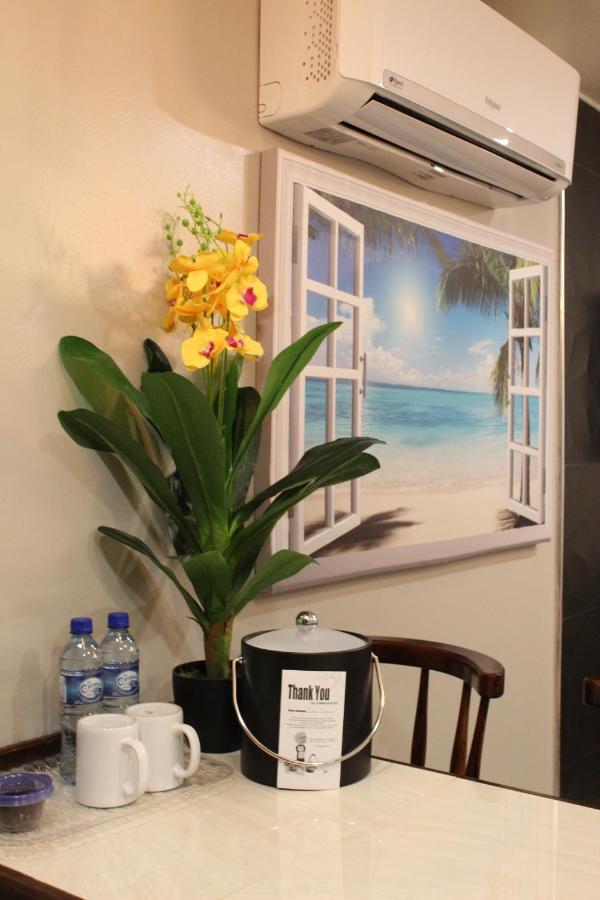 Hotel Barefoot 3*